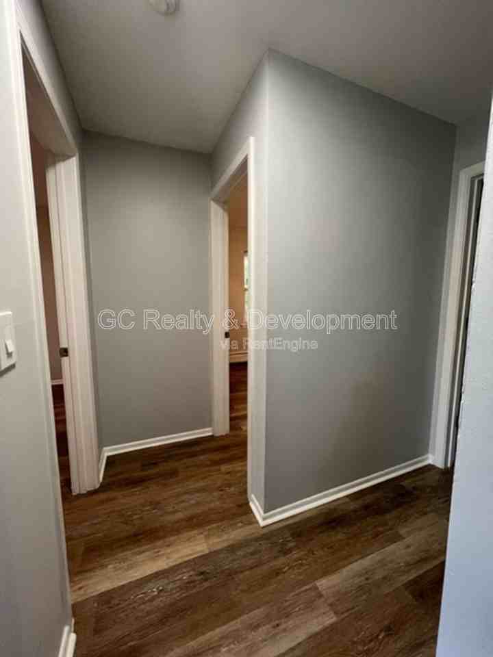 312 N Warwick Ave #1A - Photo 4 of 12