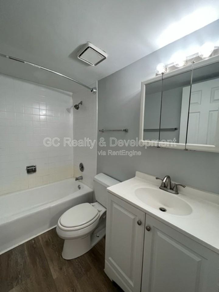 312 N Warwick Ave #1A - Photo 5 of 12