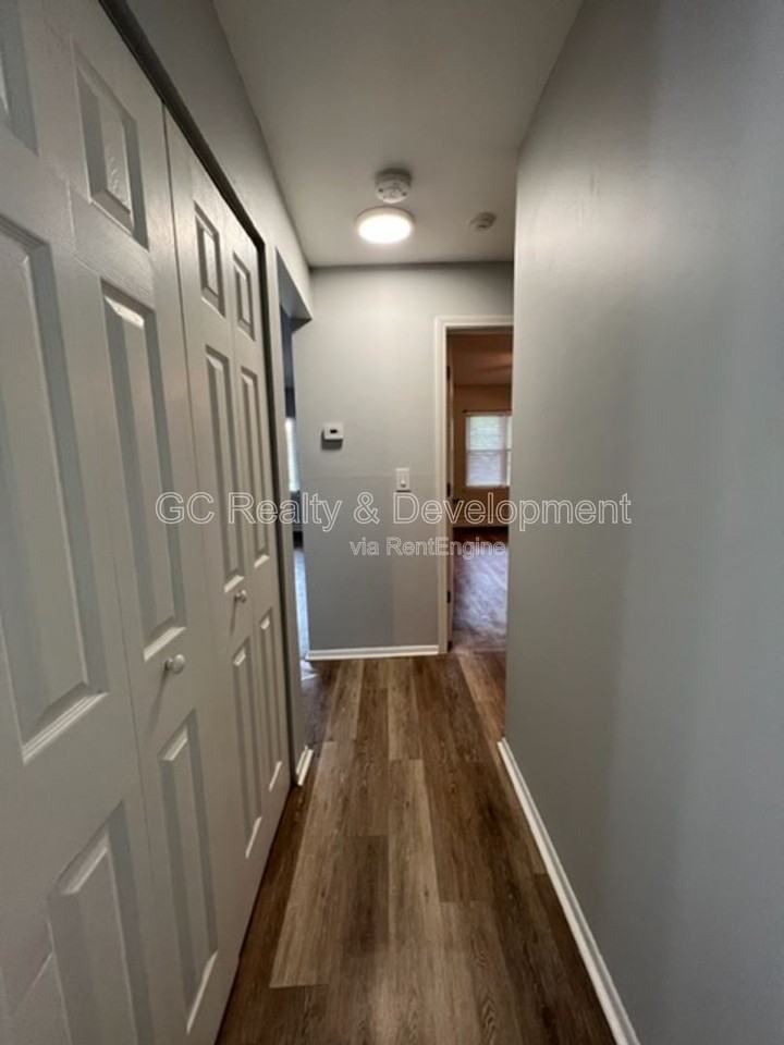 312 N Warwick Ave #1A - Photo 6 of 12