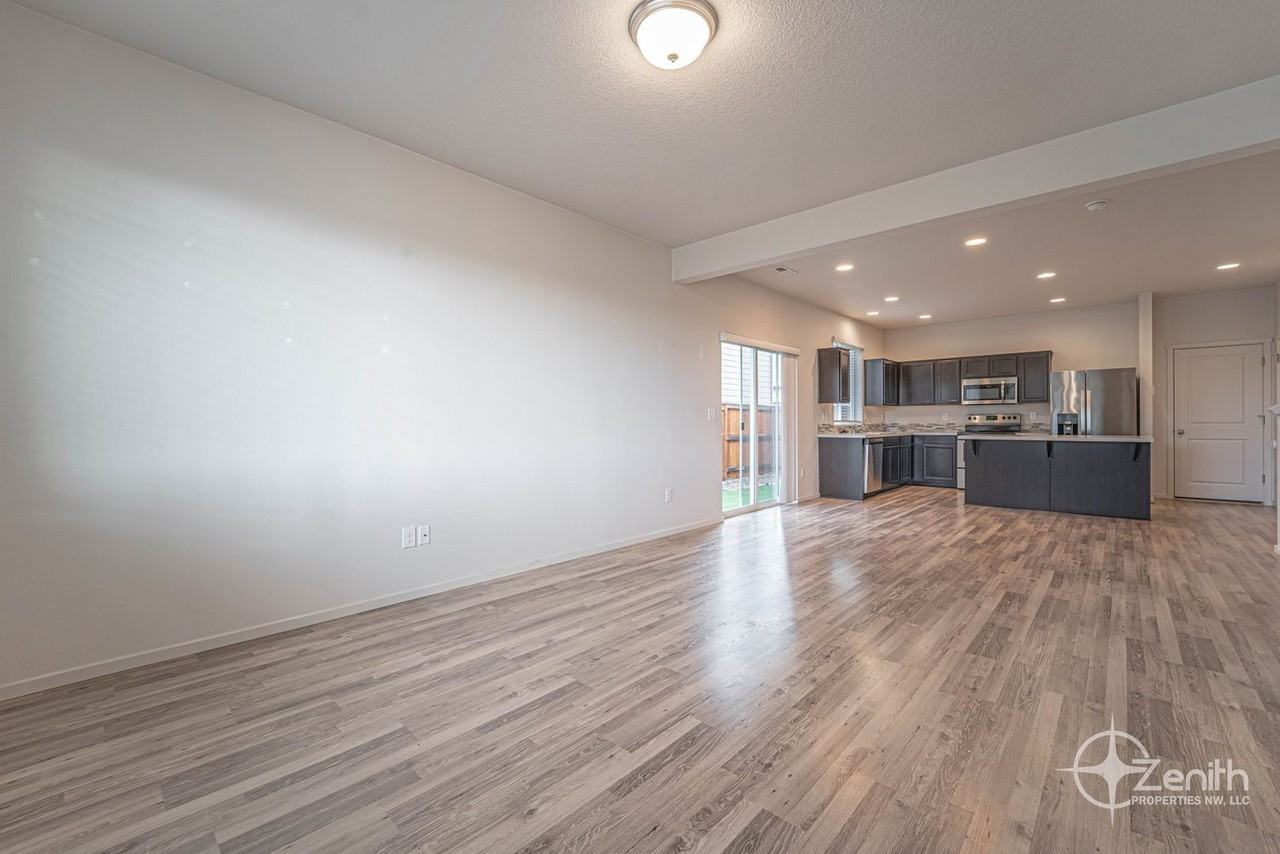 2018 S Taverner Dr - Photo 3 of 32