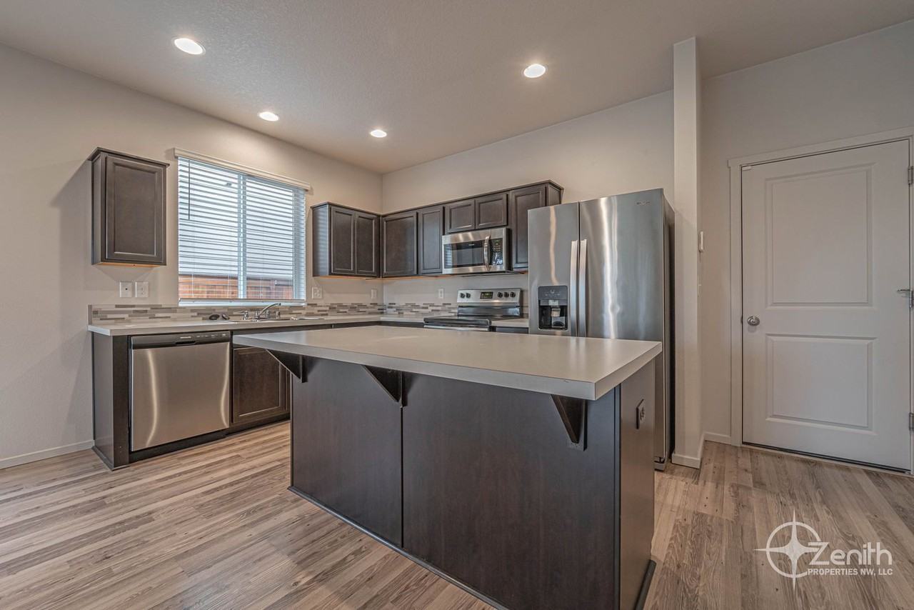 2018 S Taverner Dr - Photo 6 of 32