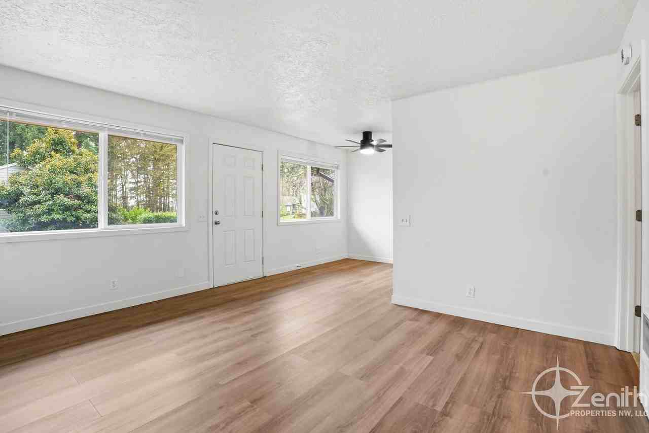 1222 Nw Couch St - Photo 4 of 24