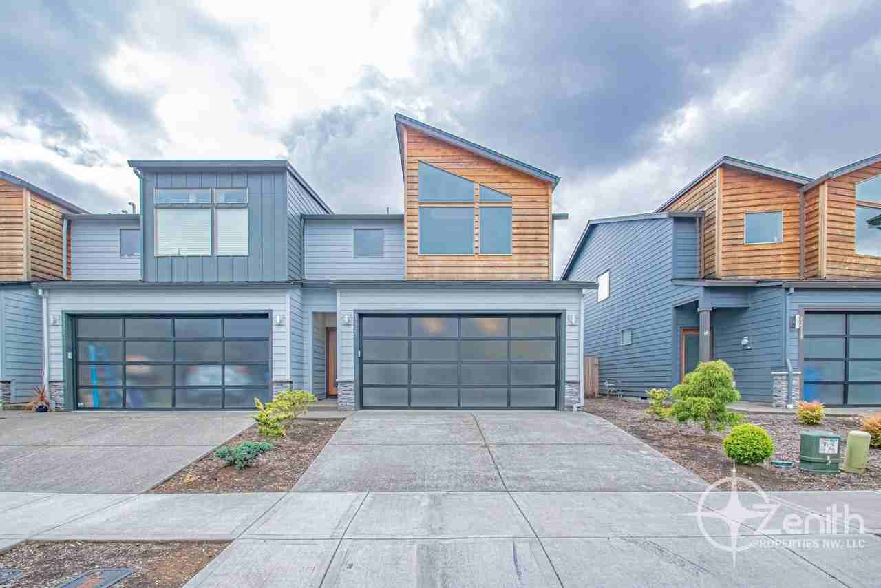 12323 Ne 116th Way - Photo 2 of 35