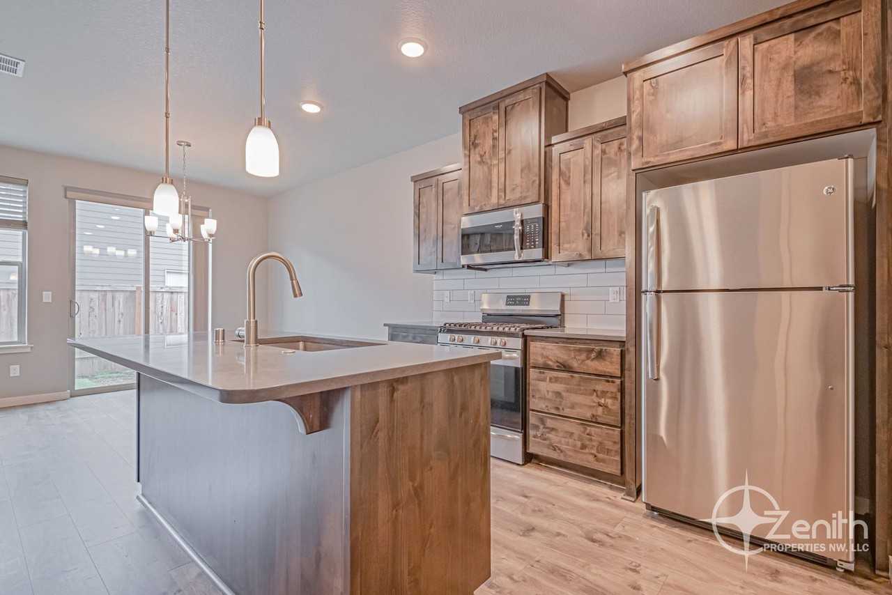 12323 Ne 116th Way - Photo 7 of 35