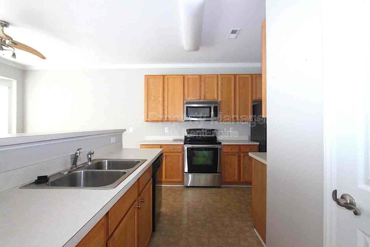 2021 Betry Pl - Photo 2 of 17