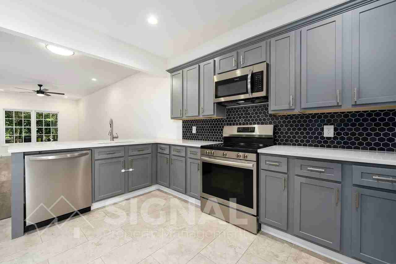 2574 Acton Park Ln - Photo 3 of 40