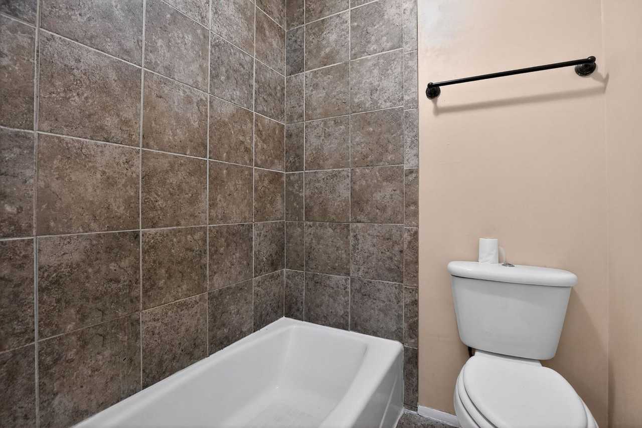 1537 Bryan Ct - Photo 7 of 15