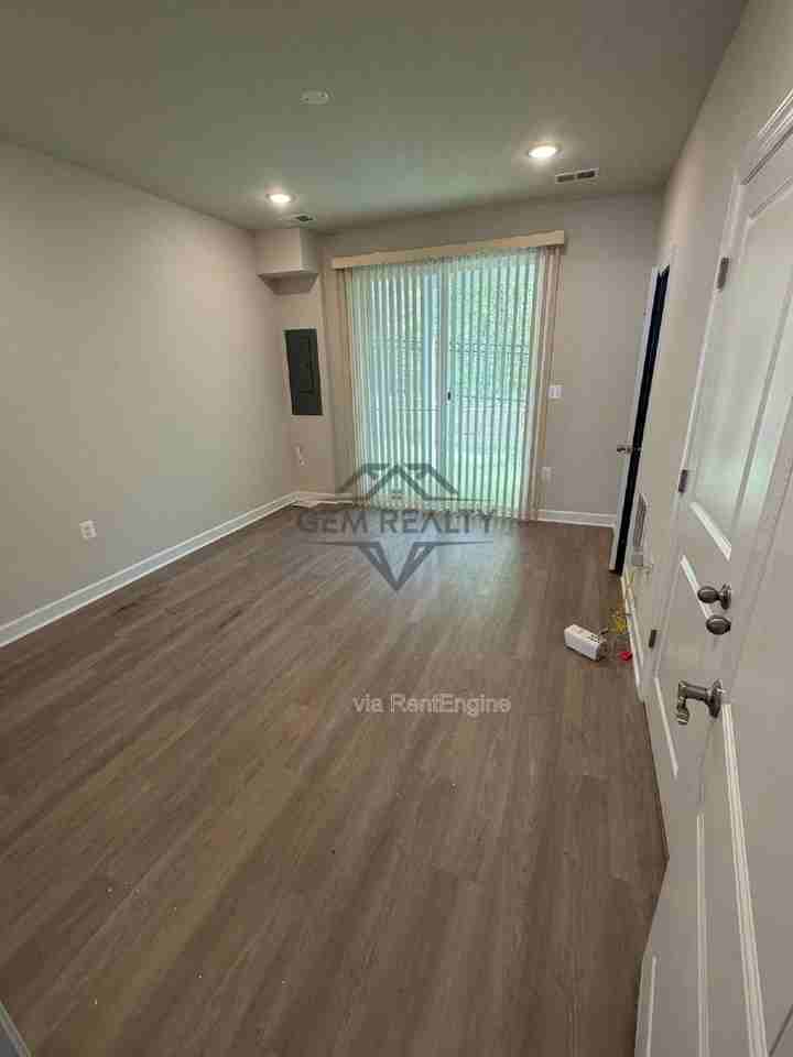 7231 Mountaineer Dr - Photo 2 of 37