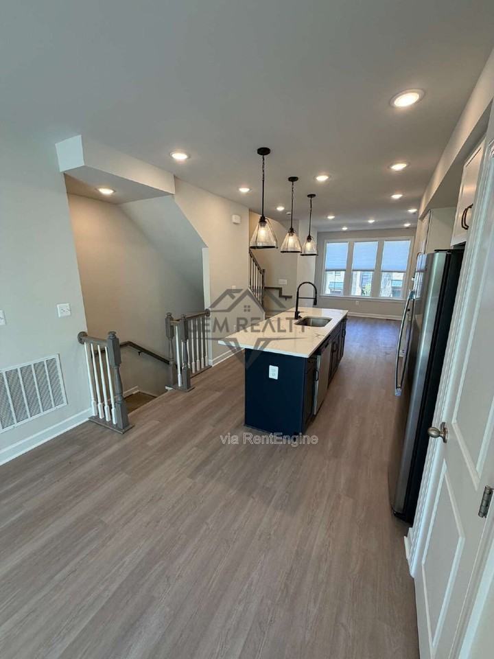 7231 Mountaineer Dr - Photo 4 of 37