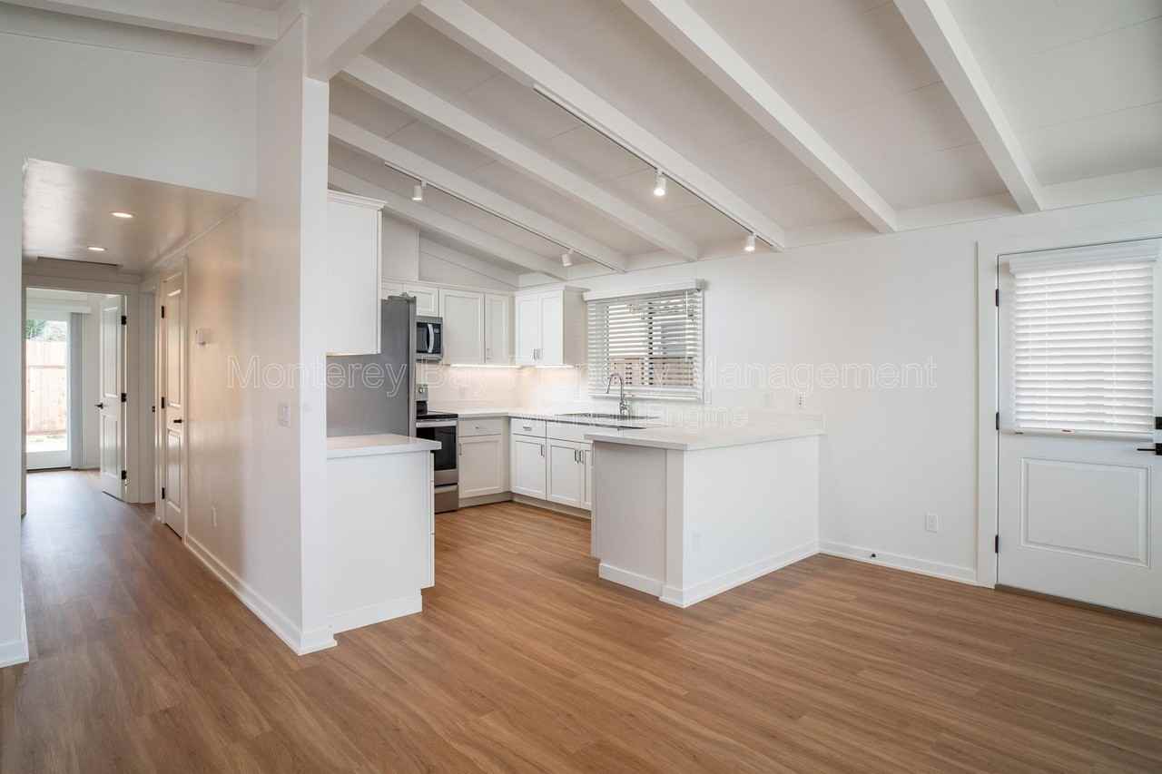 829 Seapalm Ave - Photo 3 of 23