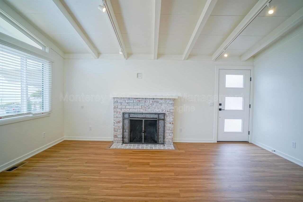 829 Seapalm Ave - Photo 7 of 23