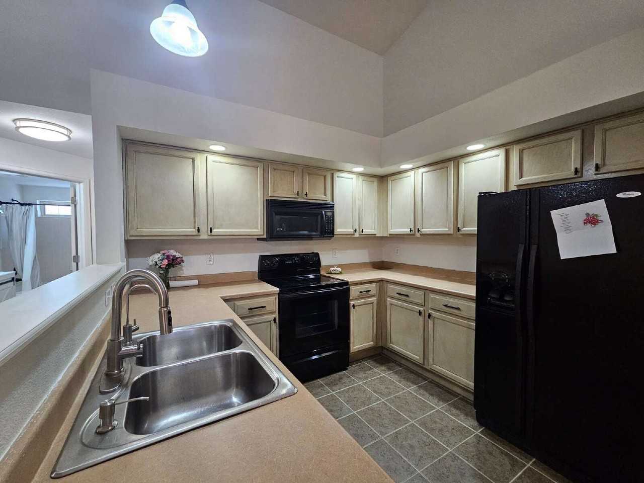 18721 E Water Dr #D - Photo 2 of 16