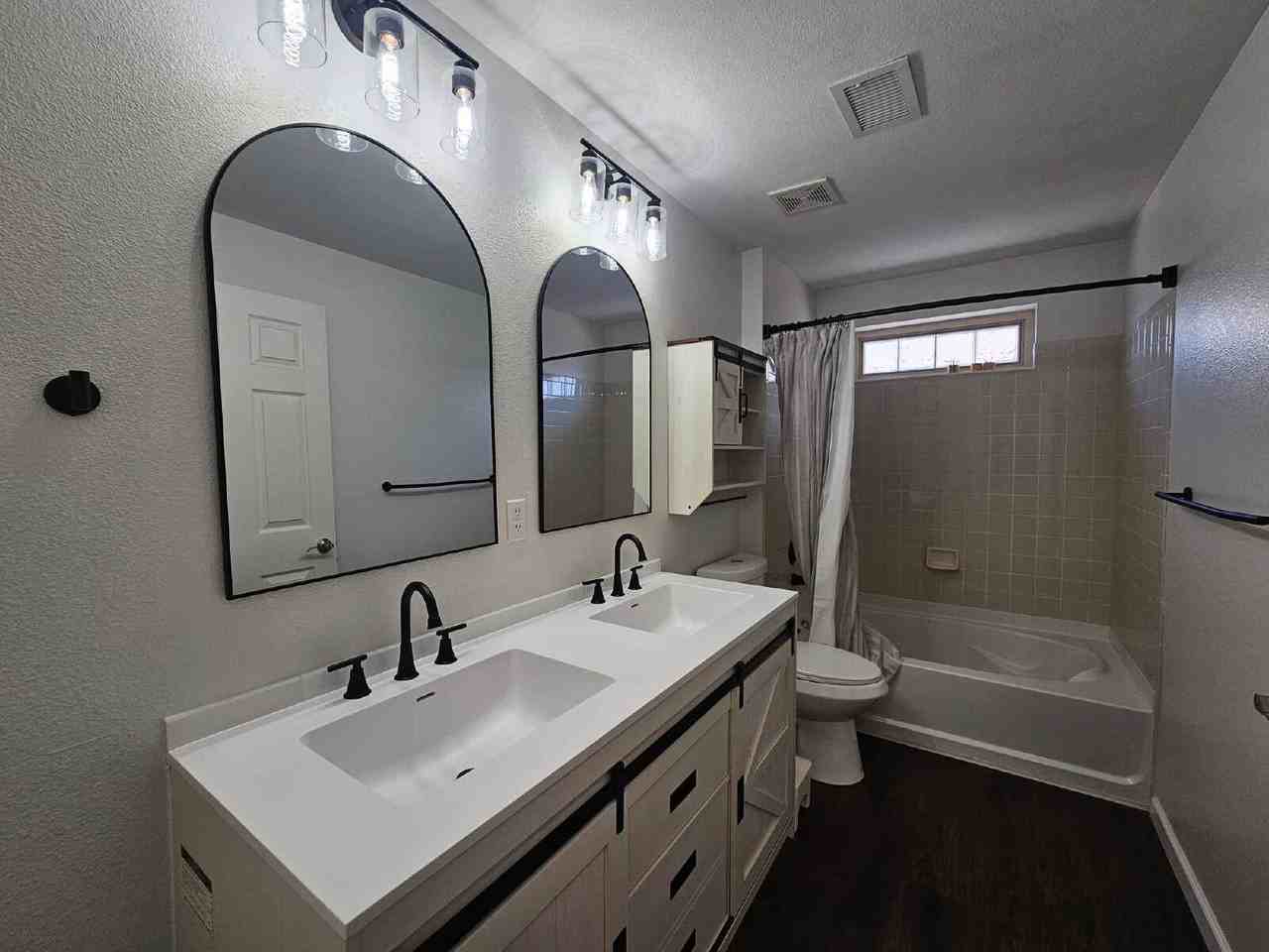 18721 E Water Dr #D - Photo 7 of 16
