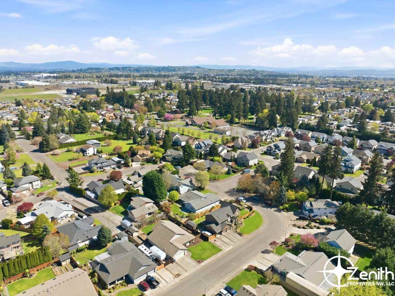 16718 Ne 7th St - Photo 3 of 36