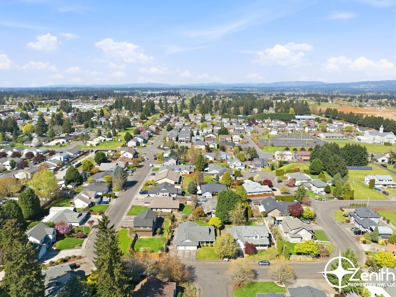 16718 Ne 7th St - Photo 5 of 36