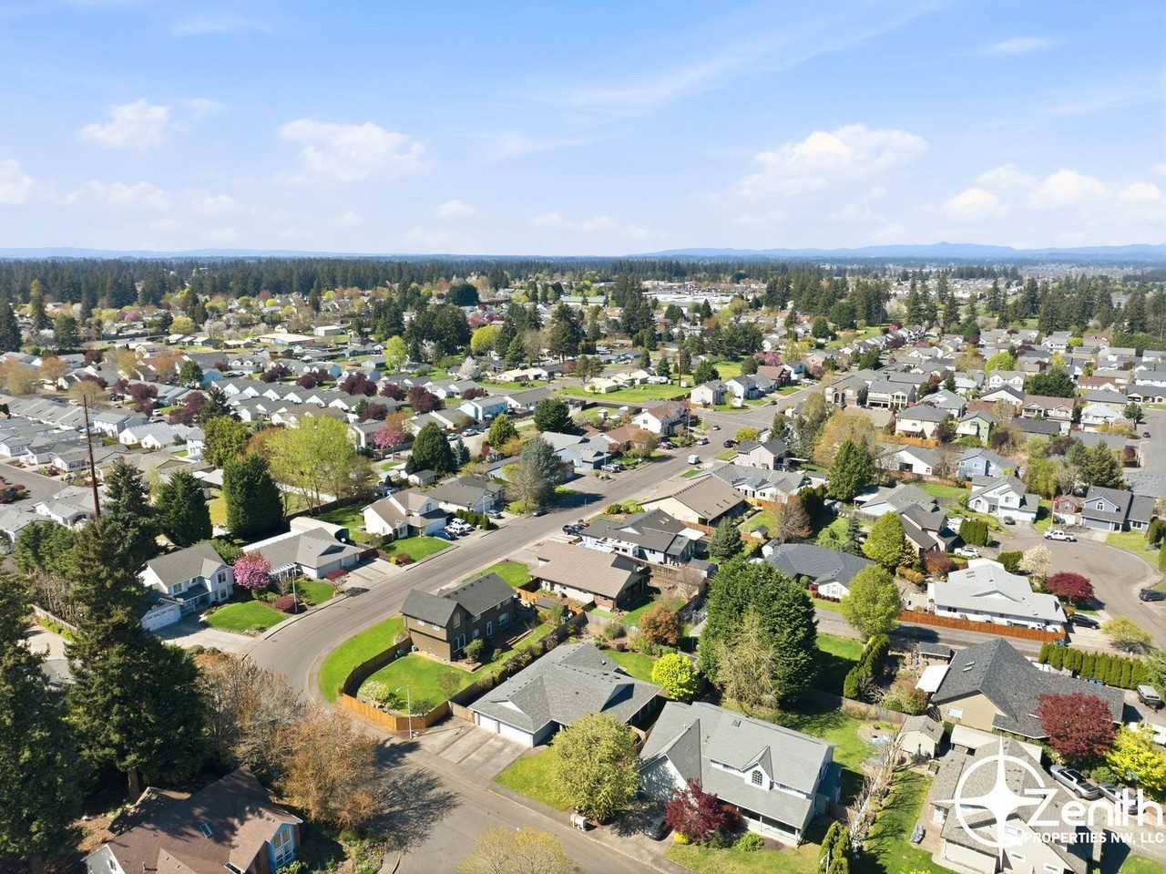 16718 Ne 7th St - Photo 6 of 36