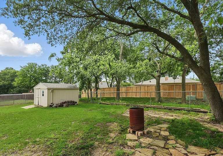 1806 Oak Creek Dr - Photo 5 of 20