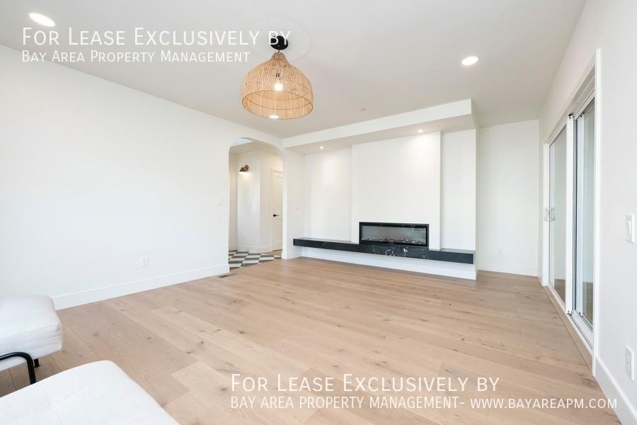 1351 Arroyo Ave - Photo 3 of 25