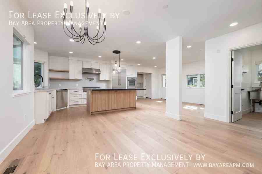 1351 Arroyo Ave - Photo 5 of 25