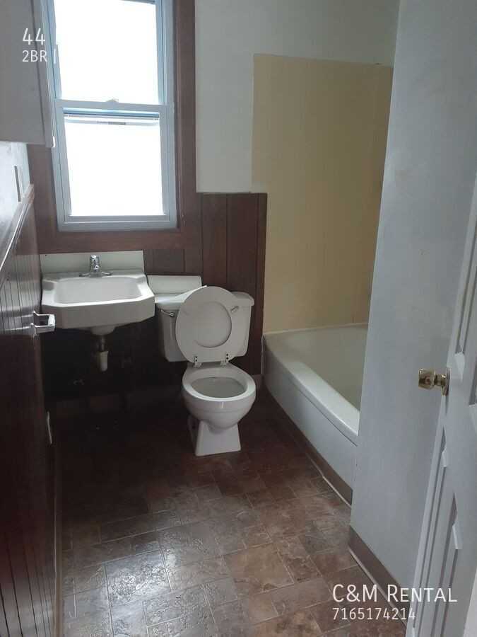 44 Rich Pl - Photo 2 of 8