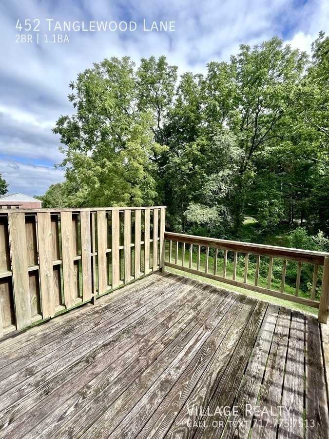 452 Tanglewood Ln - Photo 3 of 50