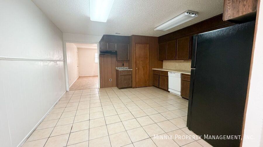 7306 Avenue W #B - Photo 4 of 18