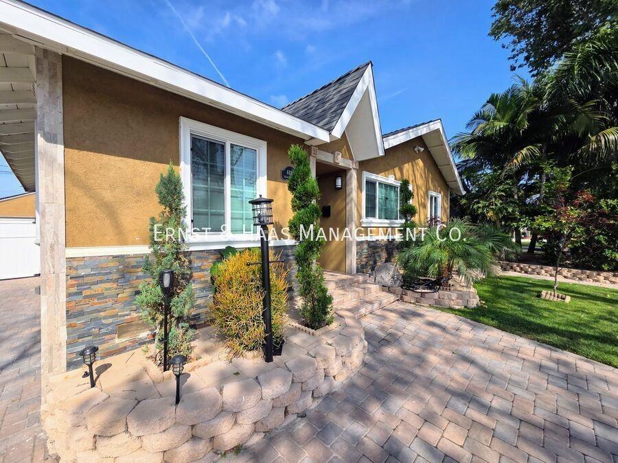 4449 Shadeway Rd - Photo 2 of 39