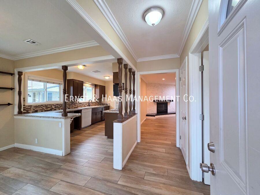 4449 Shadeway Rd - Photo 3 of 39