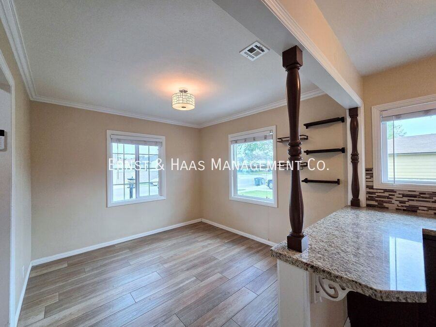 4449 Shadeway Rd - Photo 4 of 39