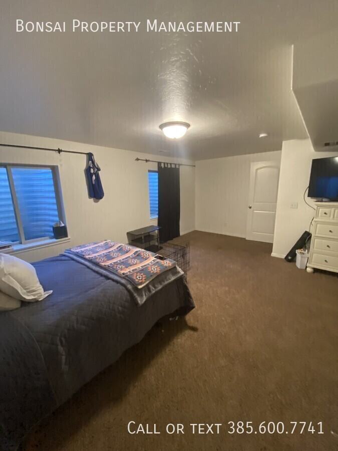 603 E 60 S #1 - Photo 6 of 8