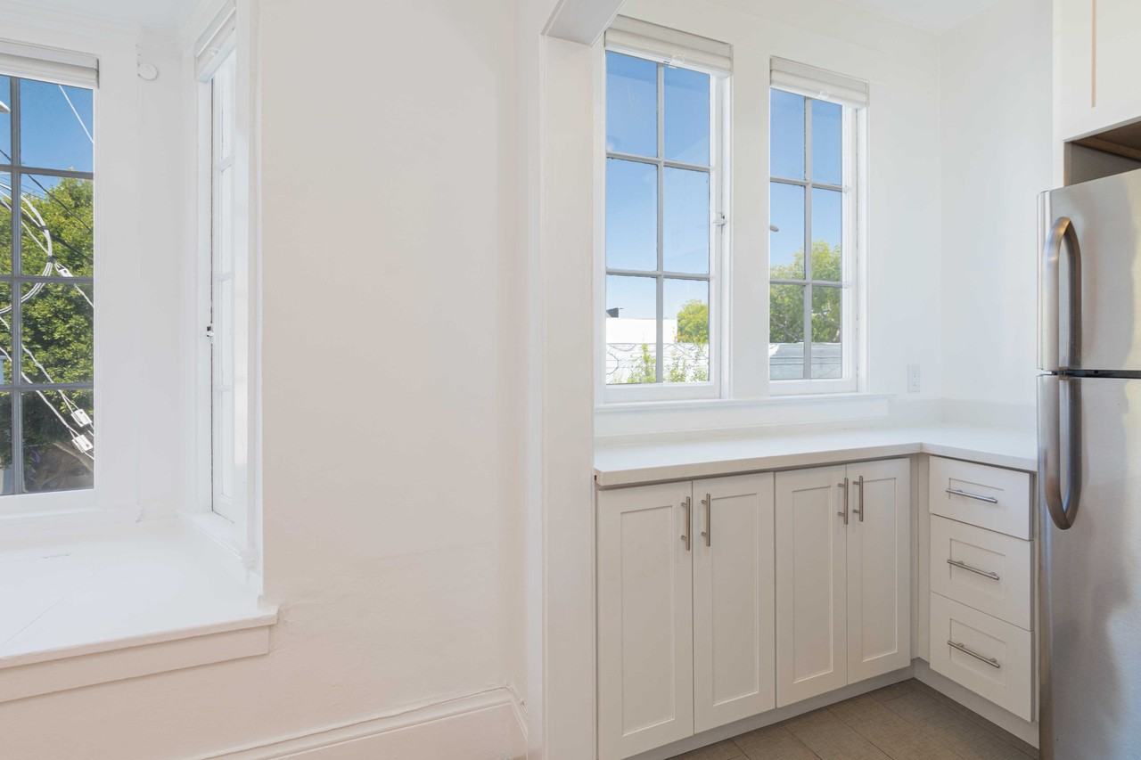 3017 22nd St #1 - Photo 4 of 8