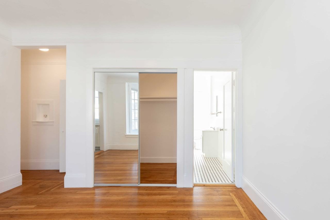 3017 22nd St #1 - Photo 5 of 8