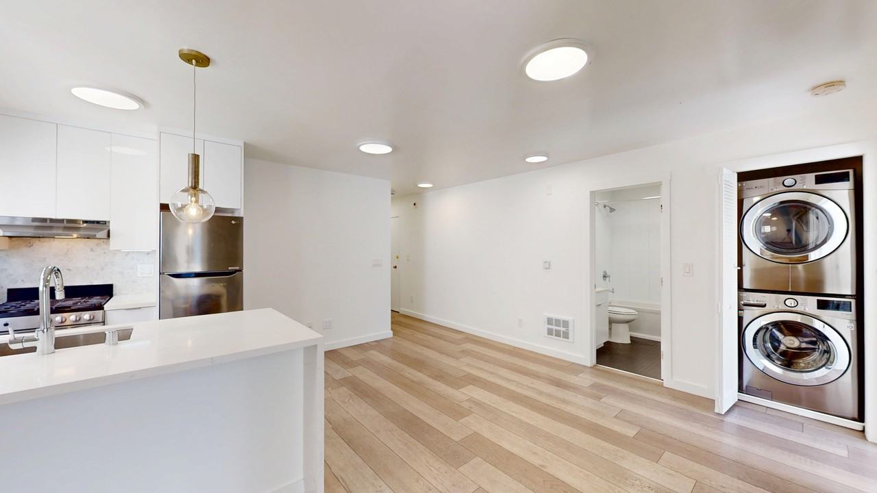 1085 S Van Ness Ave #102A - Photo 6 of 16