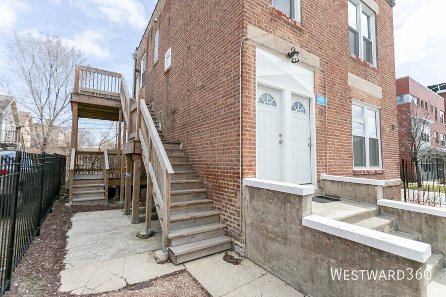 211 S Campbell Ave #2 - Photo 2 of 16