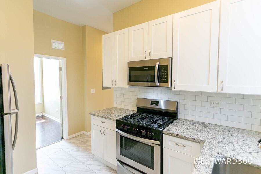 211 S Campbell Ave #2 - Photo 3 of 16