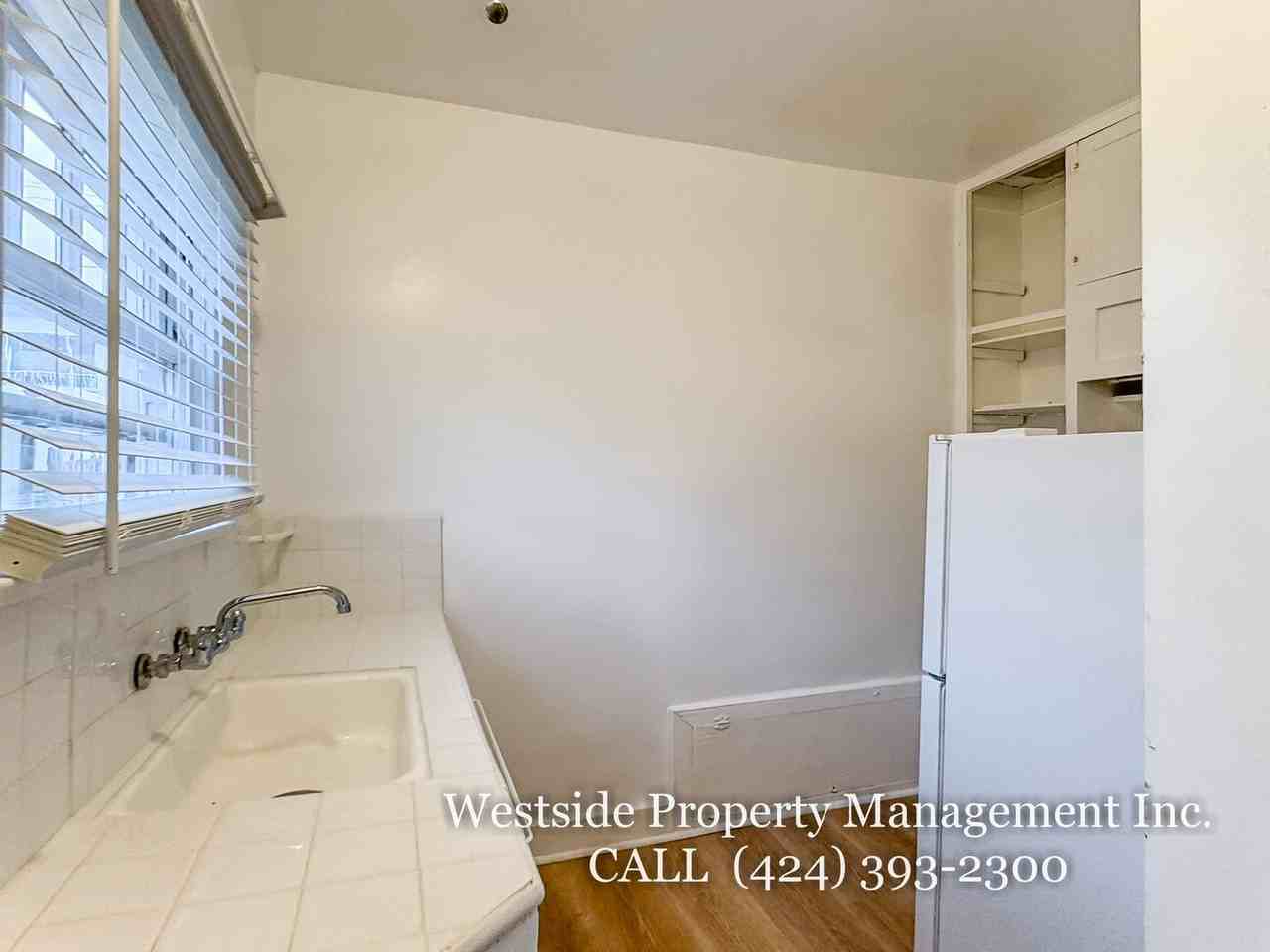 1331 17th St #E - Photo 4 of 14