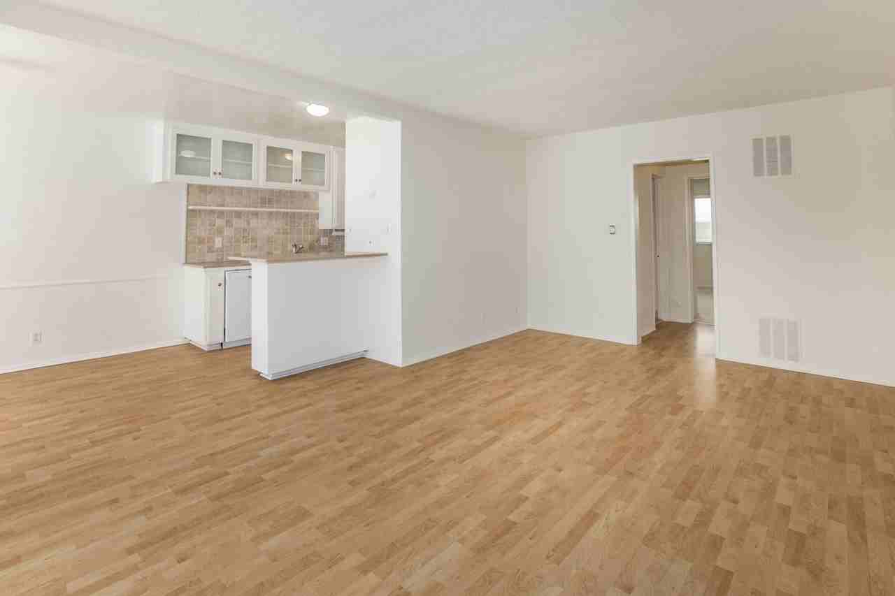 2621 Centinela Ave #14 - Photo 3 of 10