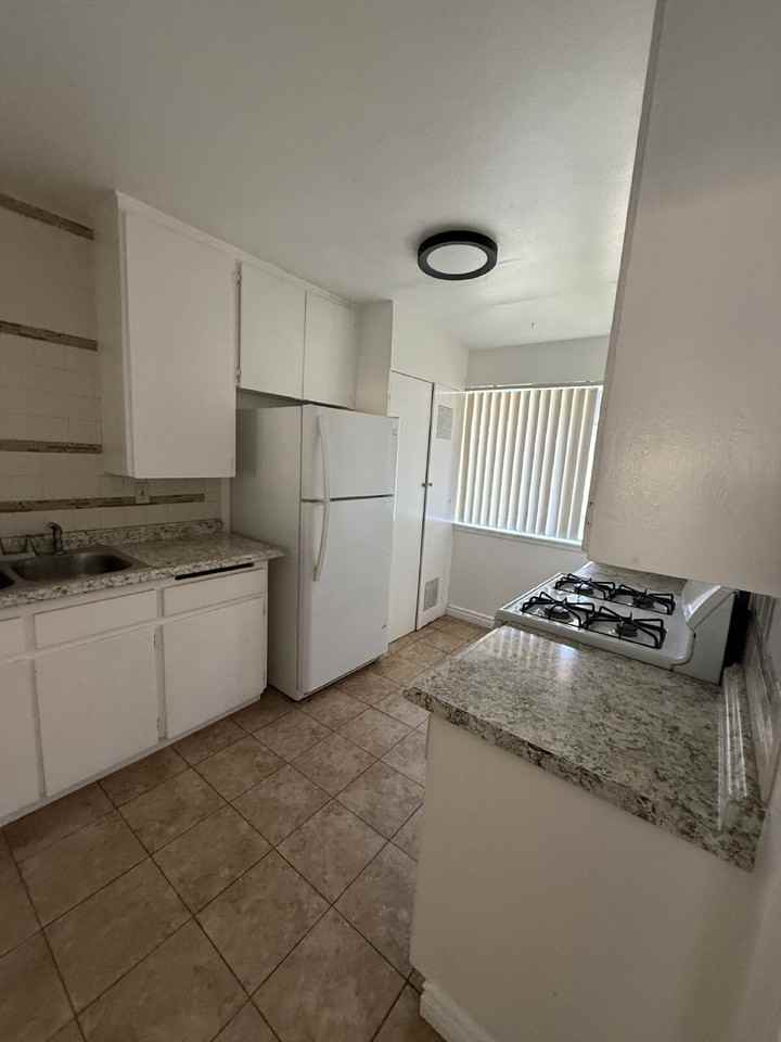 4607 Plaza Ln #D - Photo 2 of 16