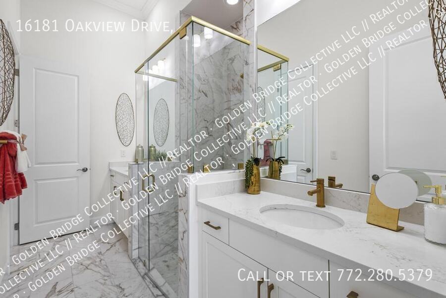 16181 Oakview Dr - Photo 6 of 10