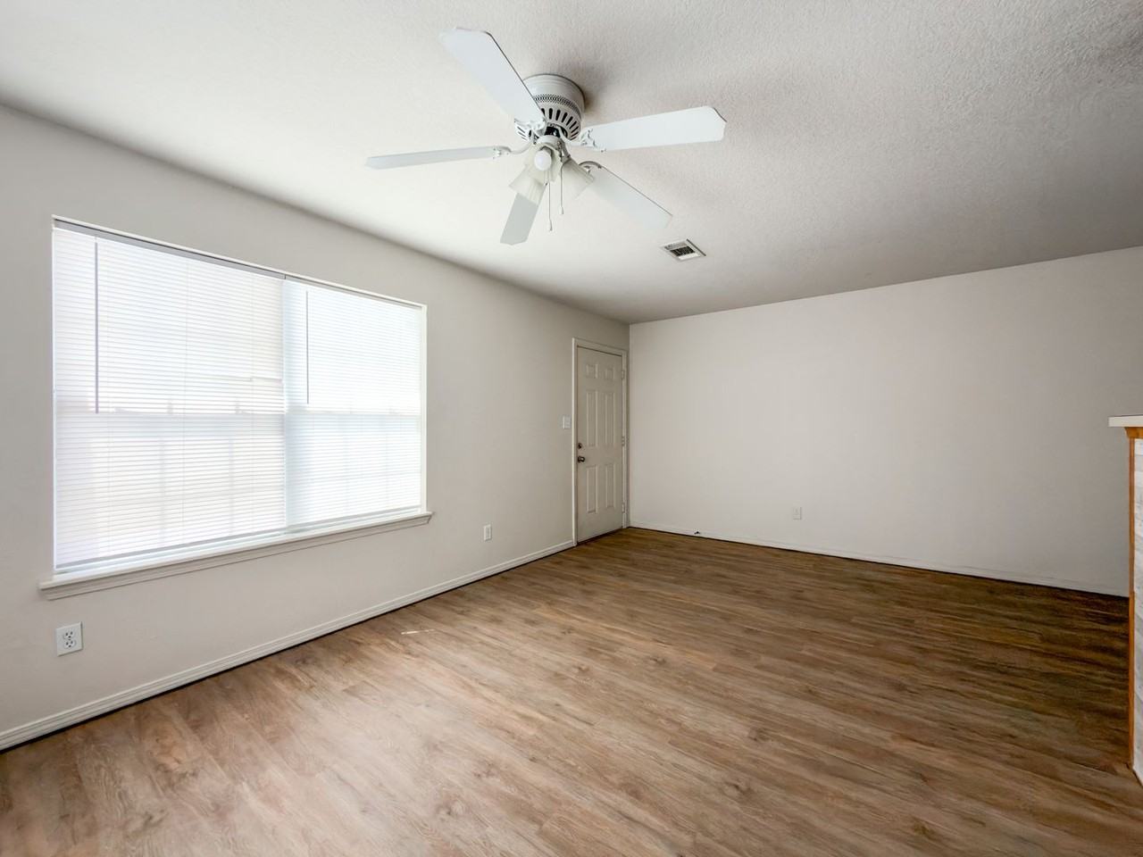 1310 N 47th St #201 - Photo 3 of 17