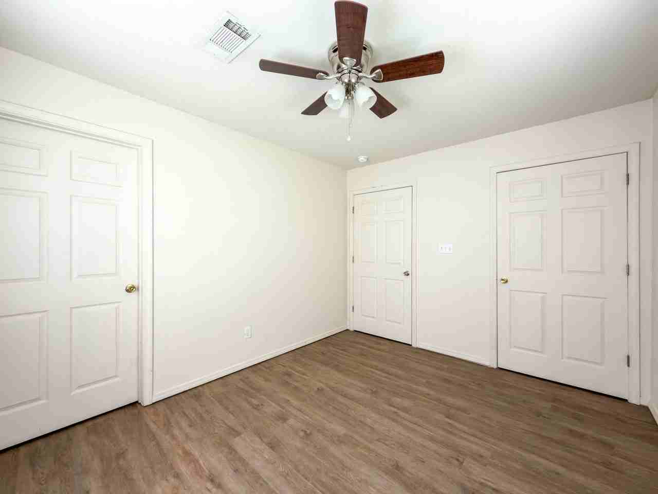 1310 N 47th St #201 - Photo 6 of 17