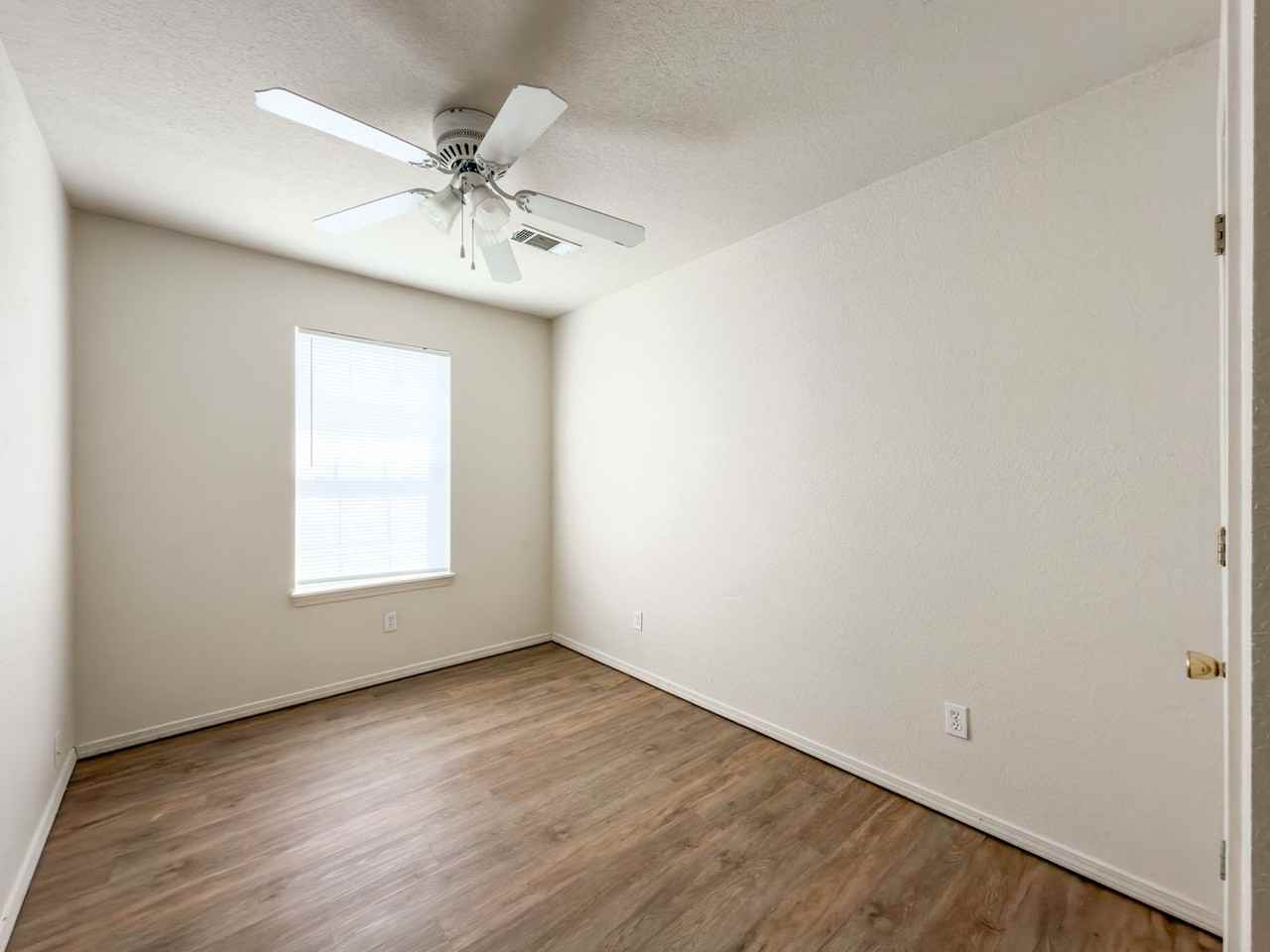 1310 N 47th St #201 - Photo 7 of 17