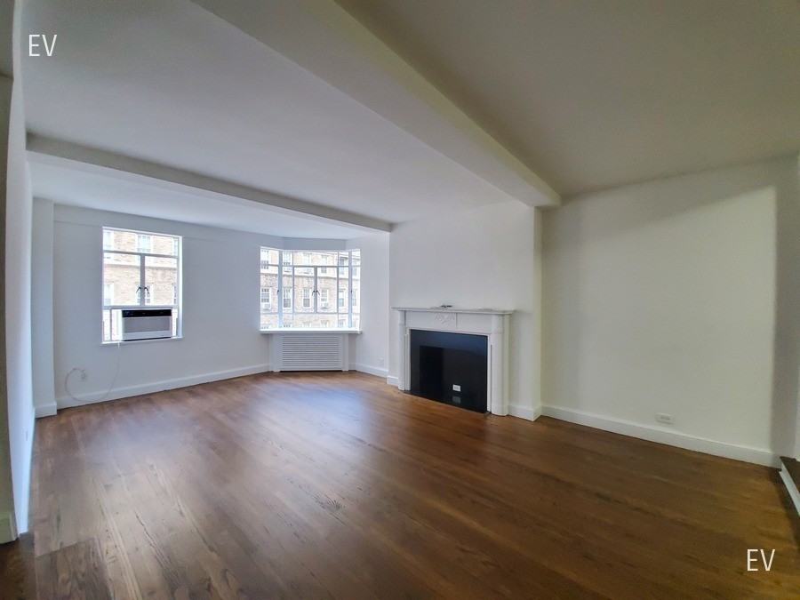 20 E 5th St #9D