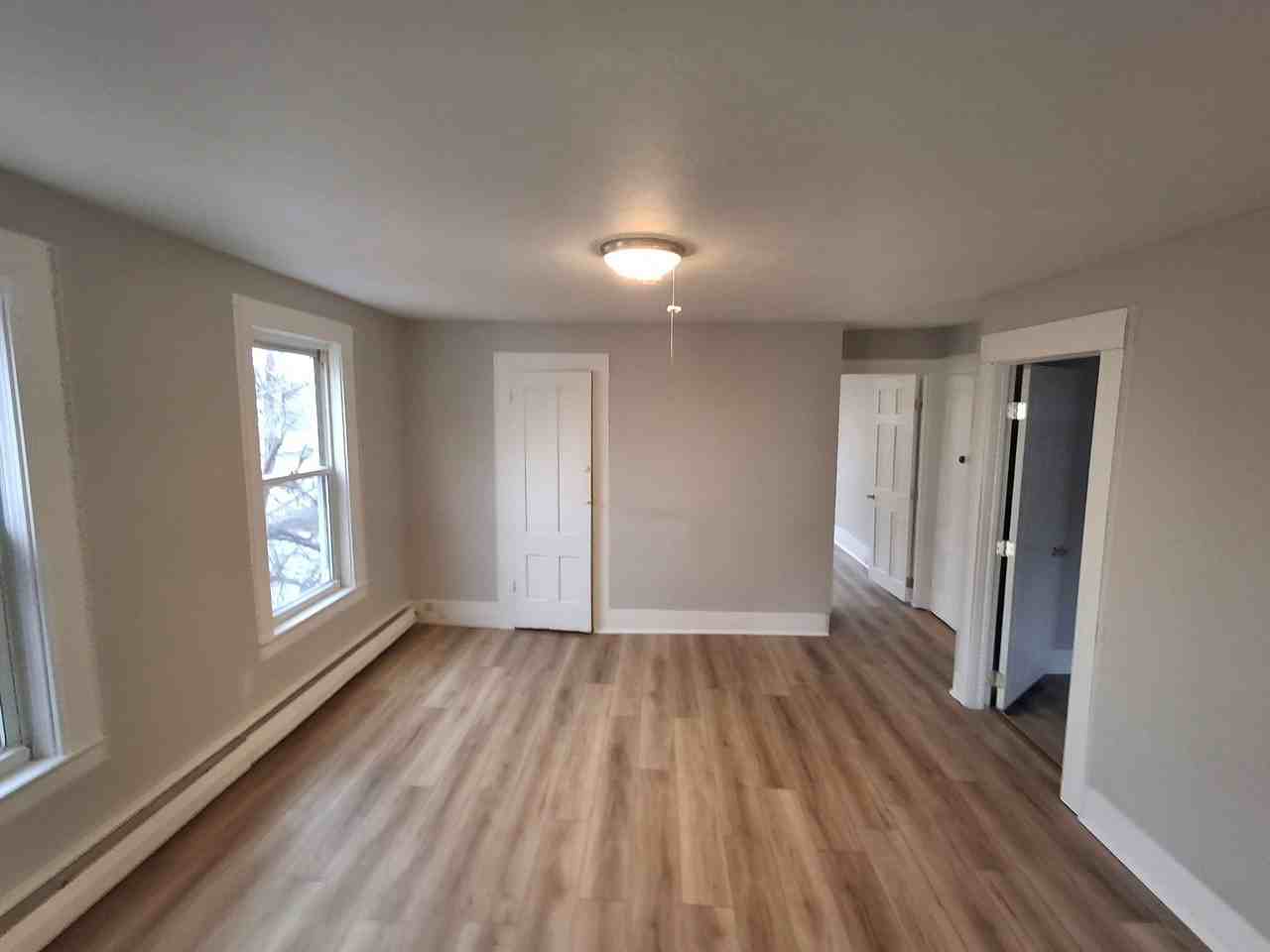 6-8 Summer Street - Photo 4 of 7