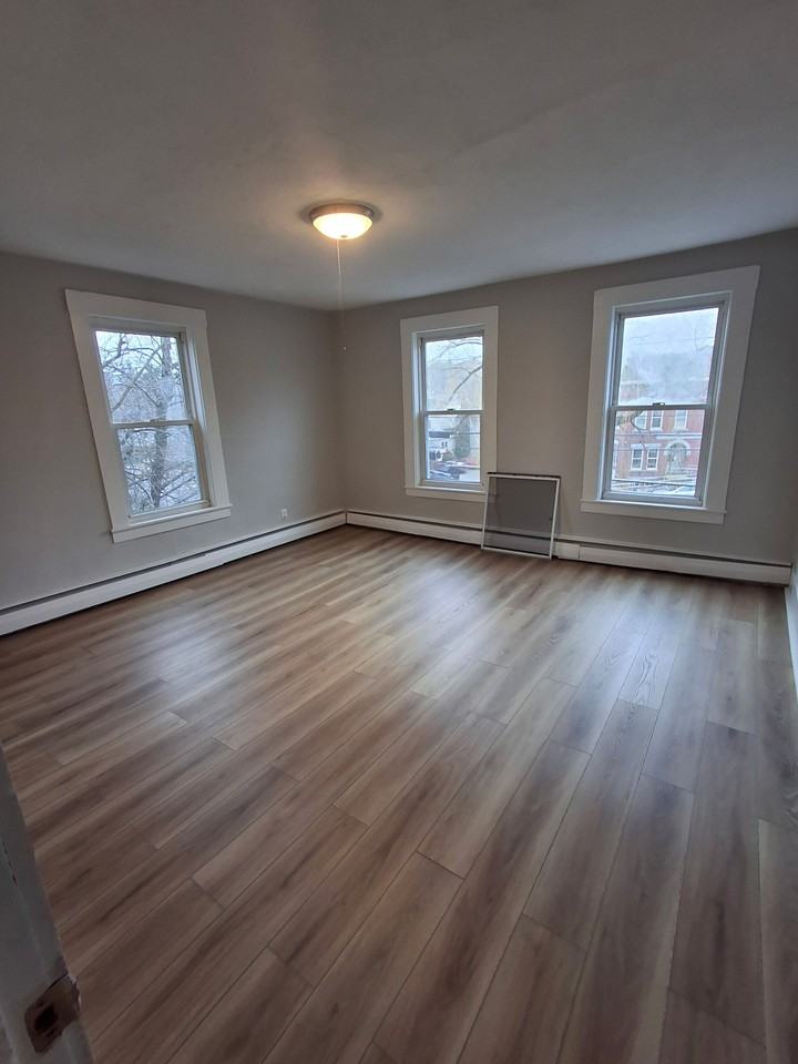 6-8 Summer Street - Photo 5 of 7