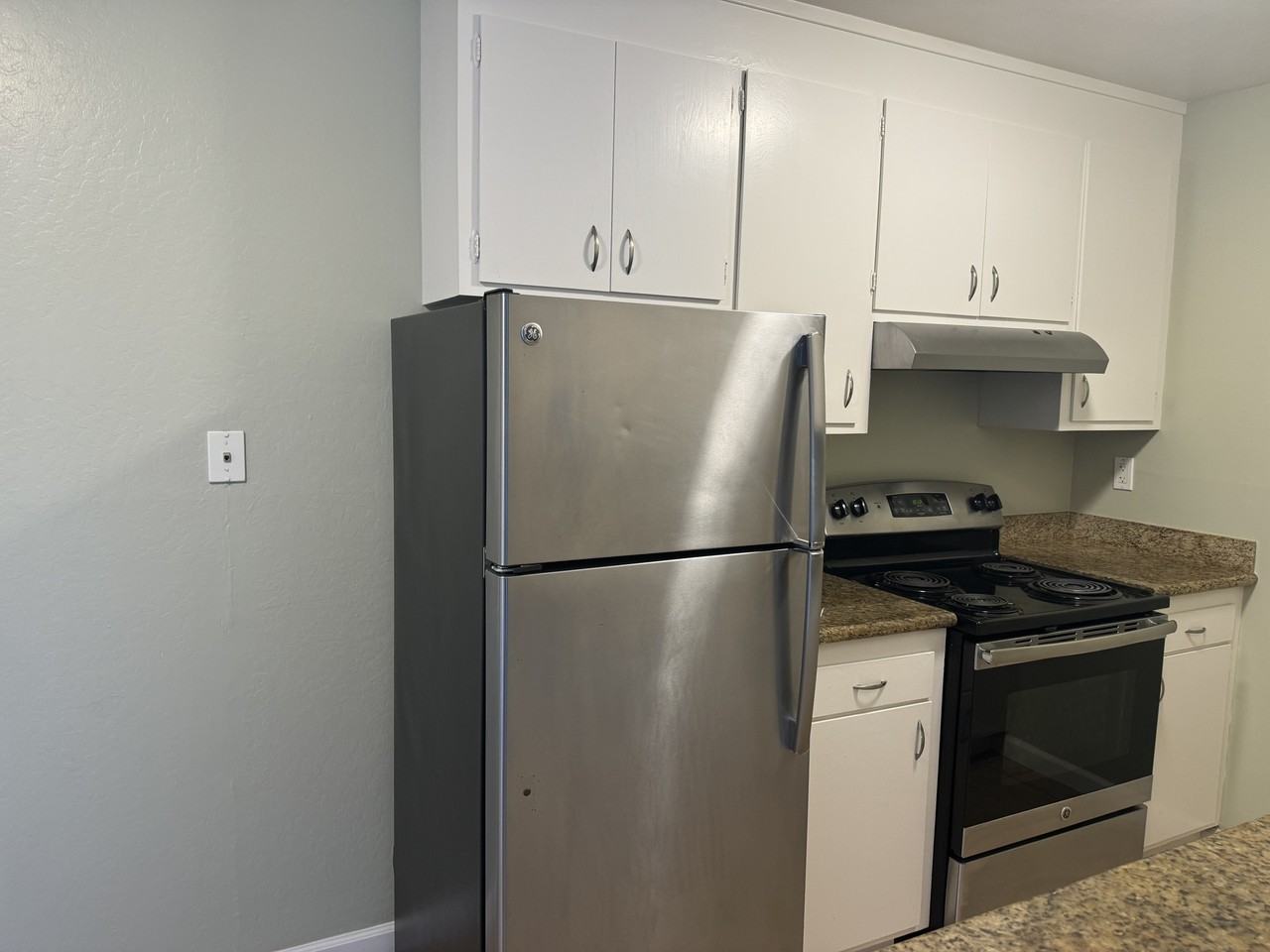 7911 Bancroft Avenue - Photo 5 of 11