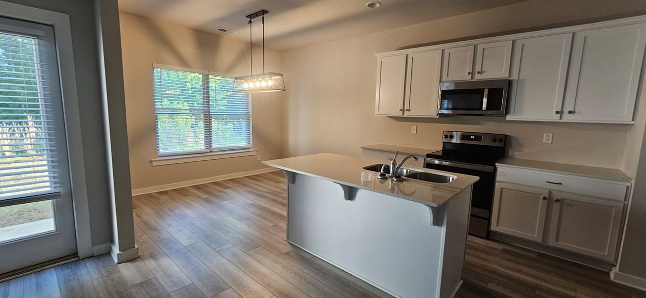 270 Avalon Way - Photo 2 of 26