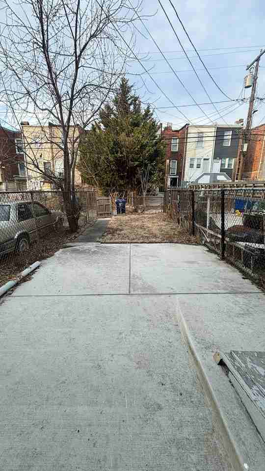 2712 Beryl Avenue - Photo 3 of 14