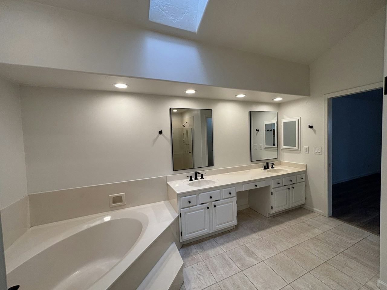 6713 East Kelton Lane - Photo 5 of 37