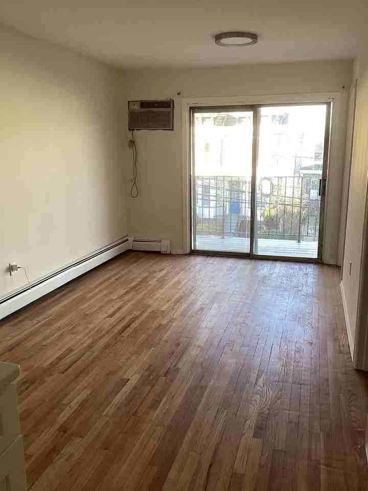 99 Ferry St #FL3 - Photo 2 of 10